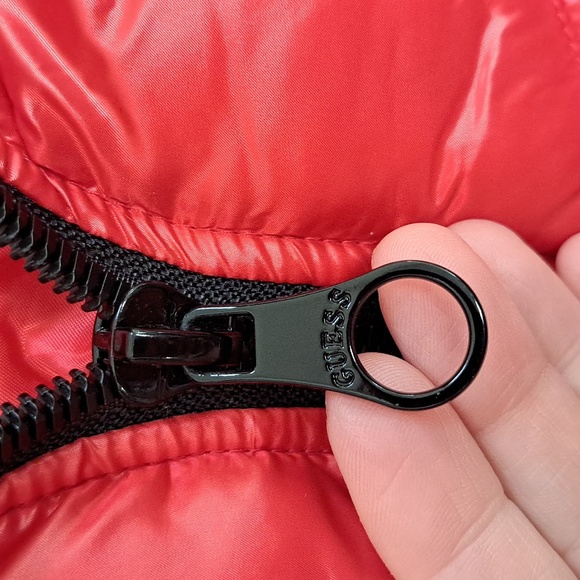 GUESS Beautiful Red Zip Up Puffer Jacket. Size Small NWT - Picture 3 of 13